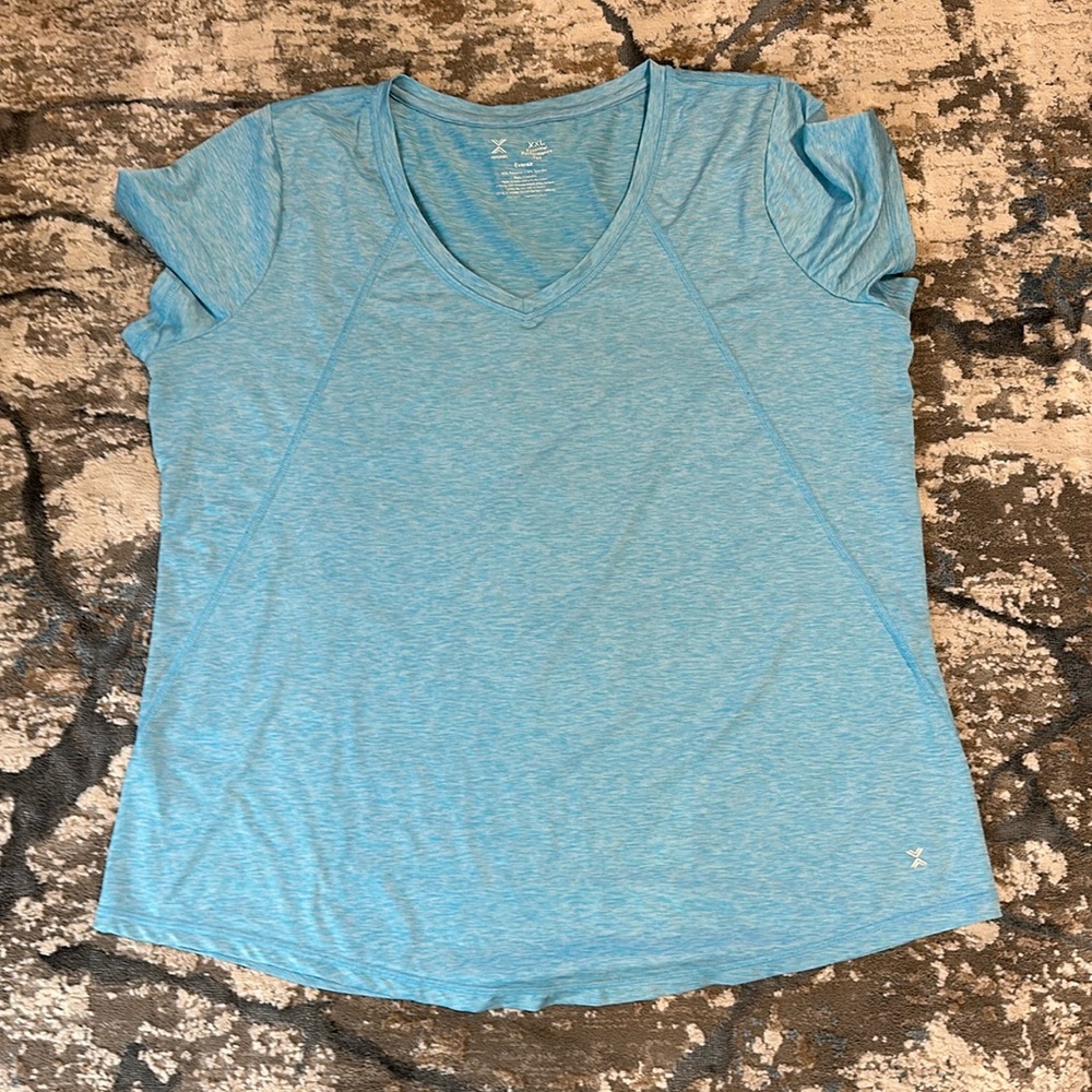 XERSION Essential Performance Tee Everair V neck